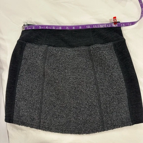 Kuhl Kozet wool blend Mini Skirt Size Small - Picture 5 of 9